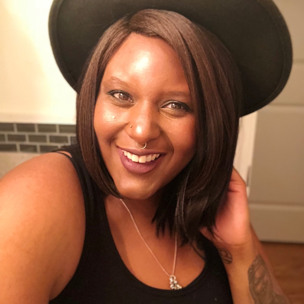 Meet your Posher, Niki